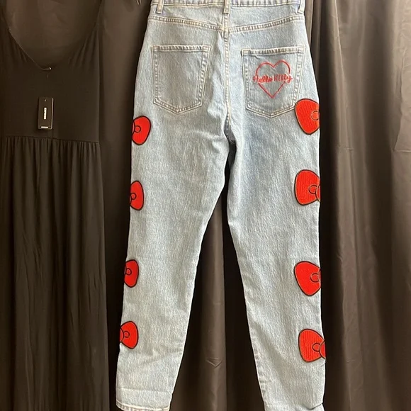 Red Bow Hello Kitty Embellished Women's Jeans
New with tags - Picture 4 of 6